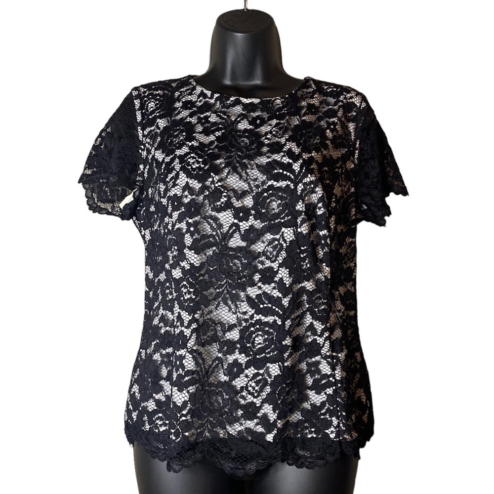 Vince Camuto Crochet Lace Short Sleeve Zippered Back Blouse Top